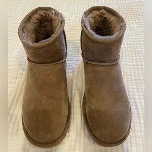 Ugg Classic Mini Boot in Antelope
